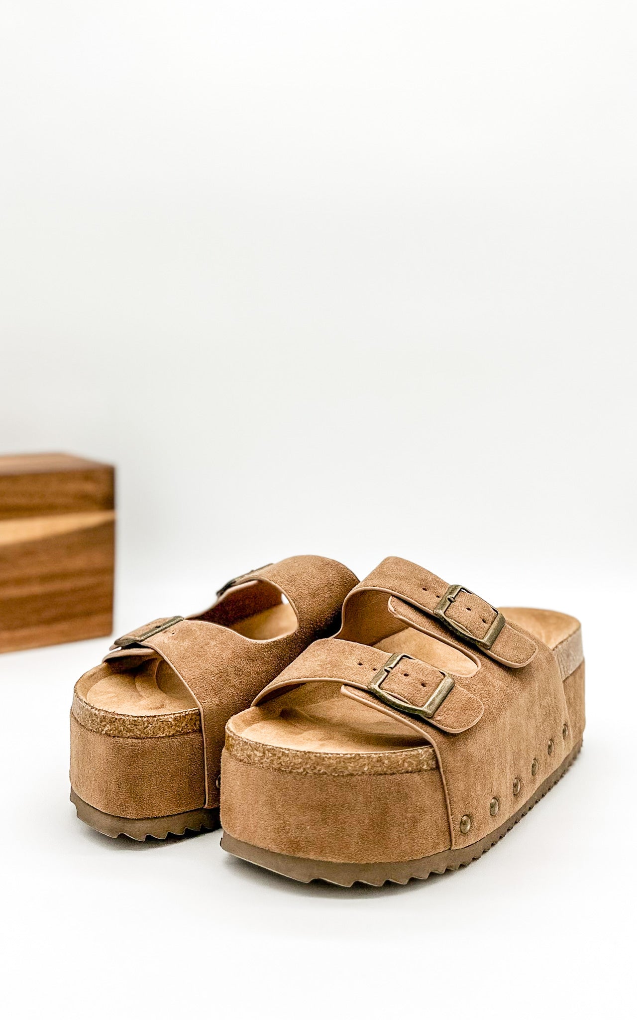 Corkys Wannabe Platform Sandal Slide in Cognac