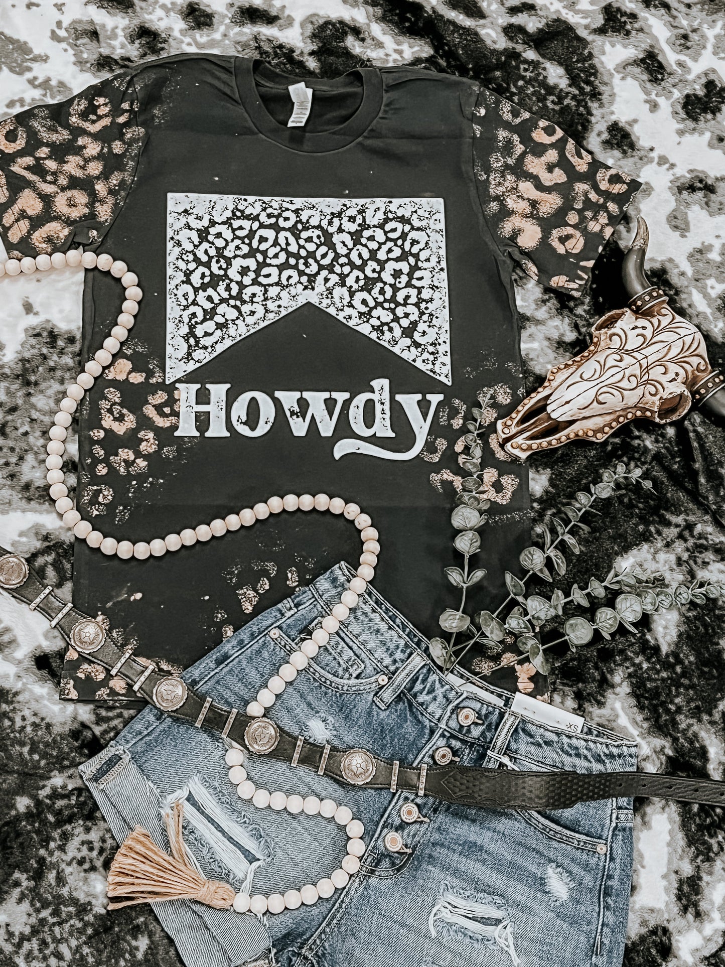 Bleached Leopard Howdy